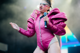 Peaches on stage